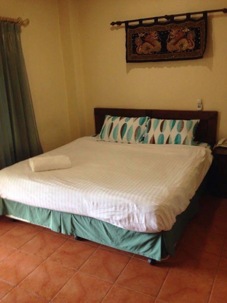 The Irish Clock Hotel Udon Thani Exterior photo